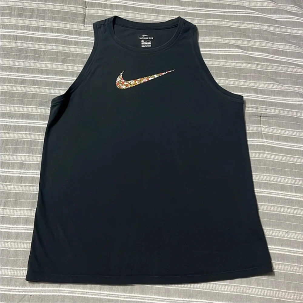 Nike Dri Fit Floral Check Tank Size: M - Picture 2 of 6